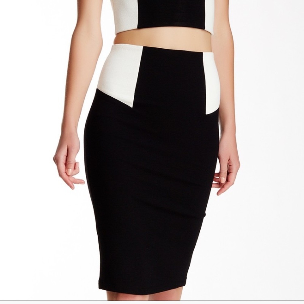 Alice and Olivia Colorblock Knit Skirt 🖤